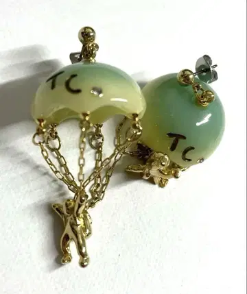 츠모리치사토 TSUMORI CHISATO 파라슈트 귀걸이