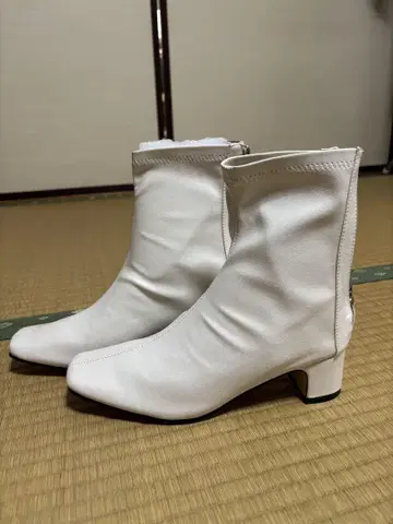 GRL 화이트 숏부츠 23.5cm