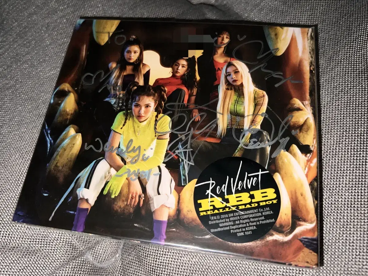 Red Velvet Autographed Album wts (Includes Autographed Message)