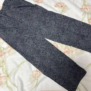 새상품 쿠티르 kutir 슬랙스 팬츠 페이즐리 블루 계열