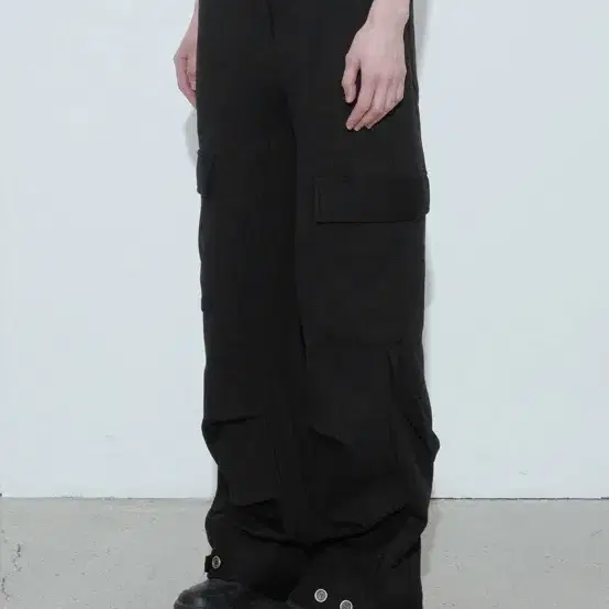 【BOHEMIAN SEOUL】25ss STRAP CARGO SWEATPANTS BOHEMIAN SEOUL | 보헤미안서울 (New) Bohemian Seoul Strap