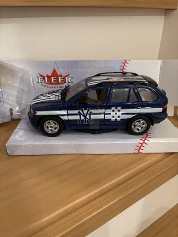 Fleer MLB BMW X5 1:24 스케일