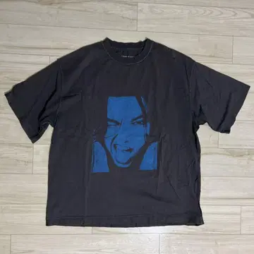 LUKEVICIOUS 루크비셔스 BJORK (CUSTOM) 티셔츠