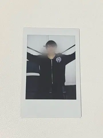 라부시쿠 료 폴라로이드 사복