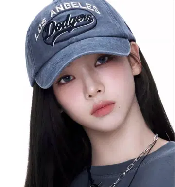 MLB 다저스 데미지 워시 캡 카리나 착용 한국 한정판