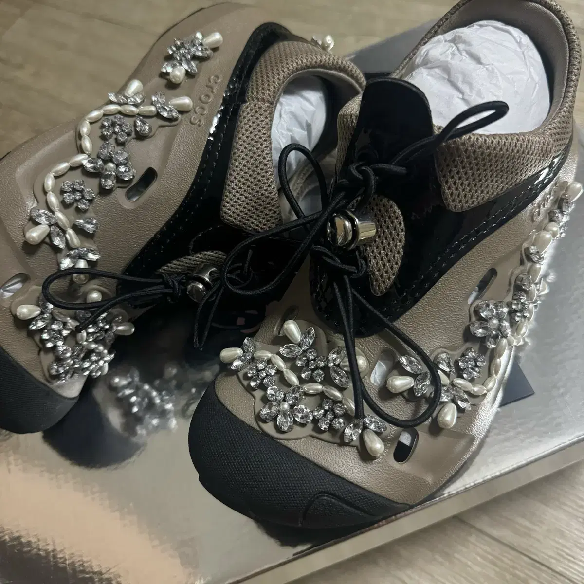 Price drop) Simone Rocha Crocs Quictrail Low Khaki 230