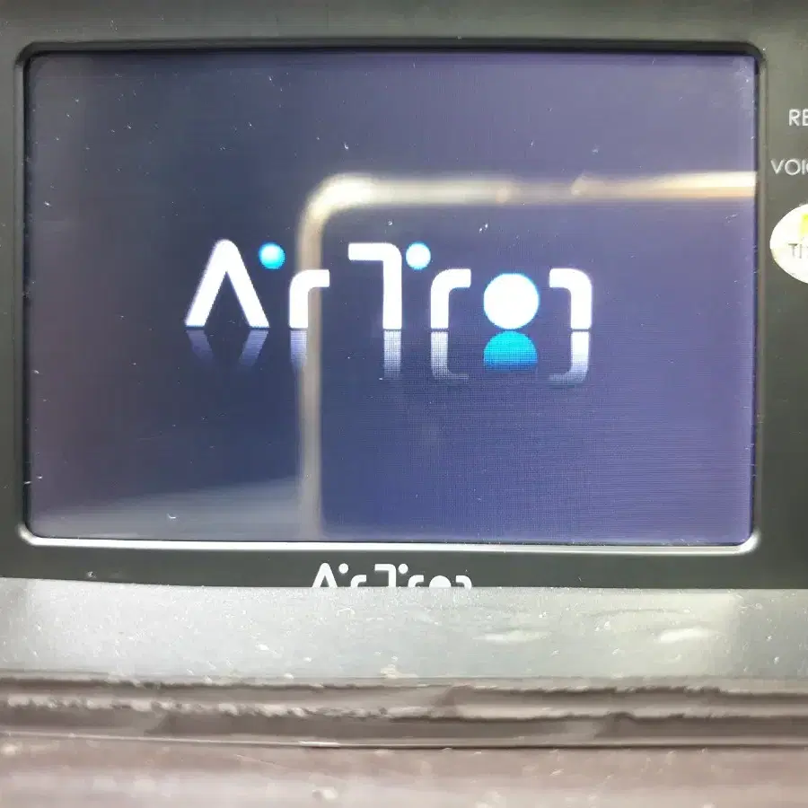 정비된 에어트론 에어10 iOT 앞쪽 본체만.