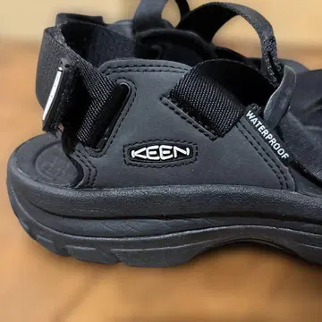 KEEN 방수 스포츠 샌들 블랙