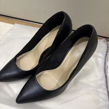 블랙 스틸레토 하이힐 250