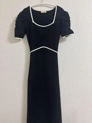 블랙 반팔 원피스