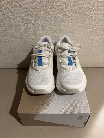 온 러닝화 스니커즈