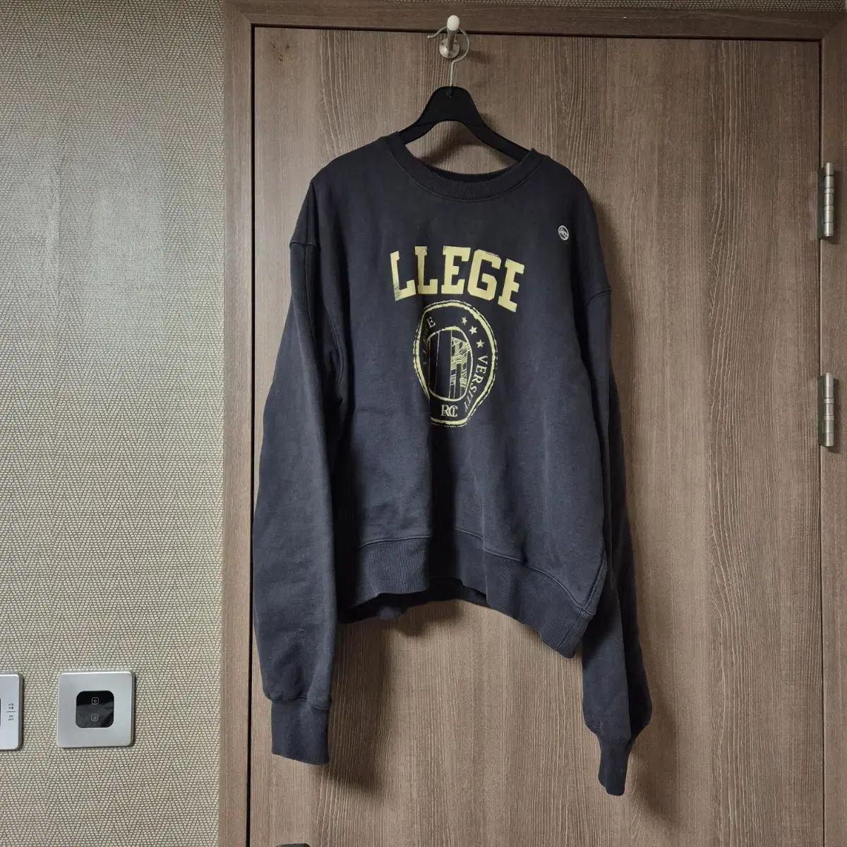 렉토 맨투맨티 recto 네이비멘투맨