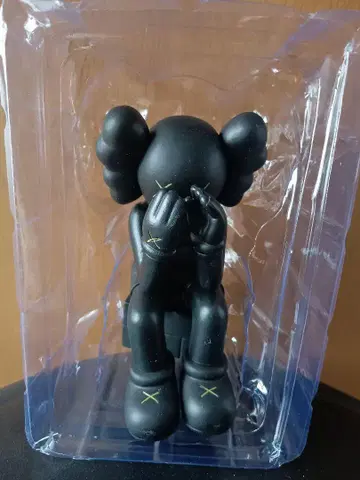 kaws 블랙 곰 피규어 15cm