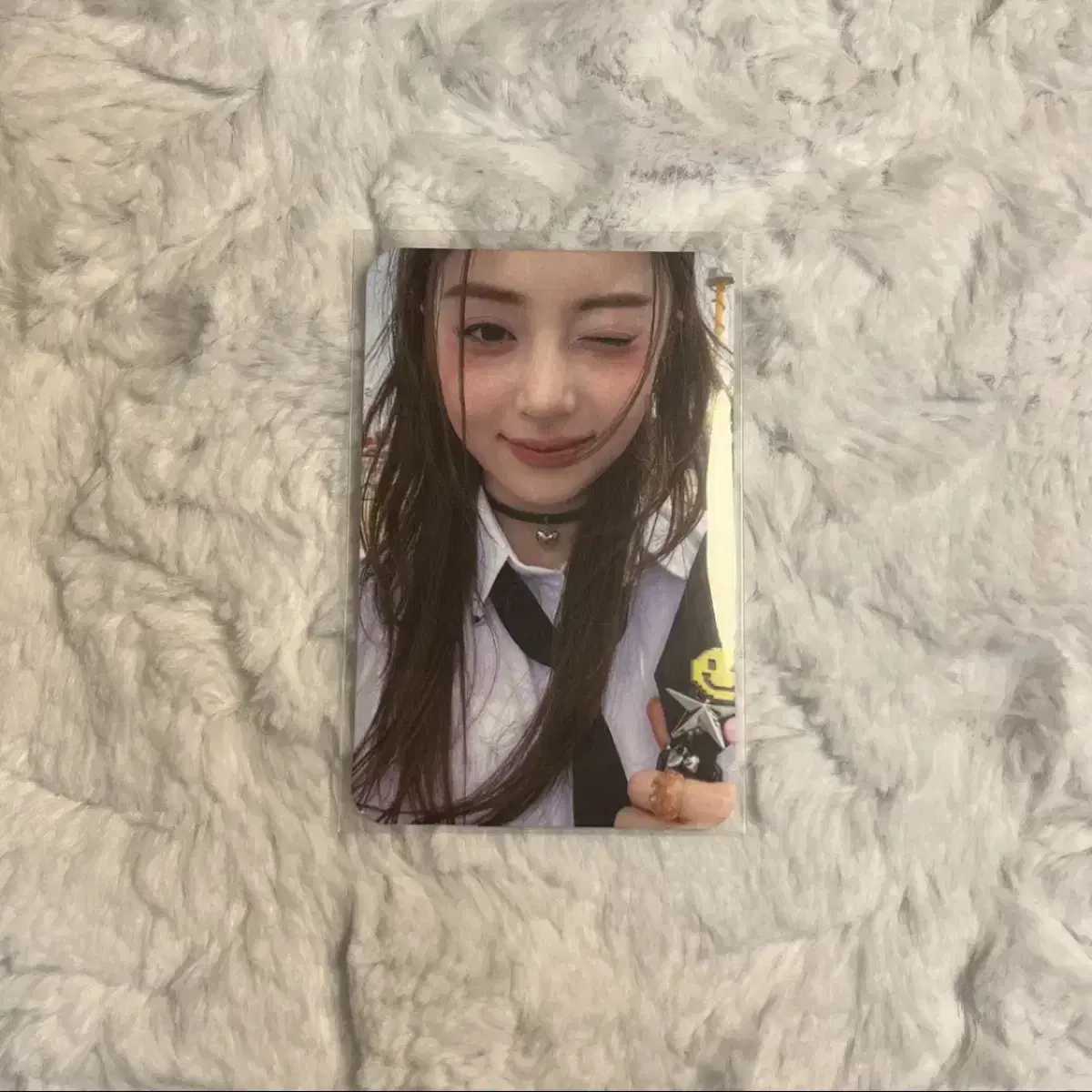 르세라핌 허윤진 포카 양도