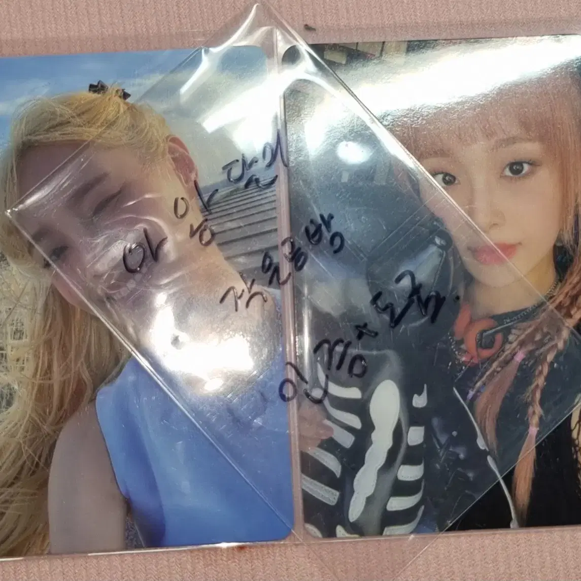 Buy LOONA Signed albums, Rare photocards on Bunjang!