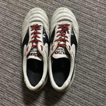 Mizuno Morelia 스파이크 슈즈 화이트 24.5