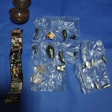 궁극의 켄가쿠 괴수 박람회 마그마 외계인 포즈 A, B
