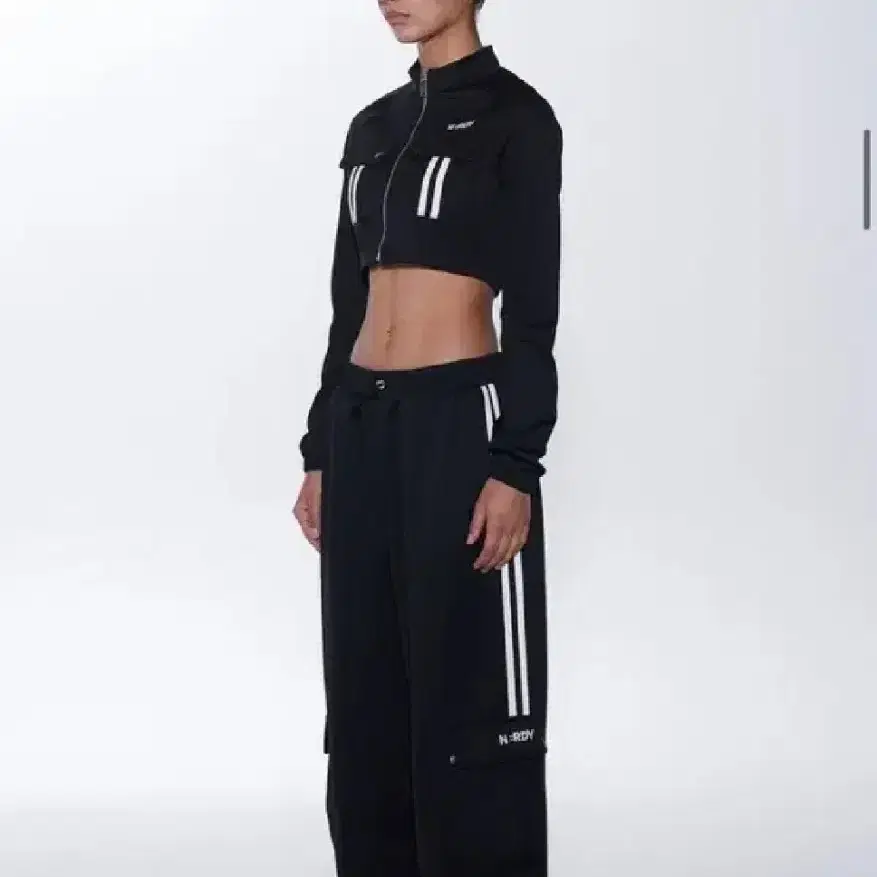 [ NERDY ]★韓国人気★WOMEN'S CARGO CROP TRACK SET NERDY | 널디 Nerdy Women's Cargo Crop Track Top Black Crop