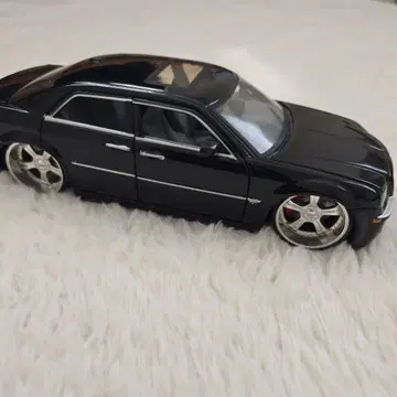 크라이슬러 300c Jada 1/24 DUB CITY