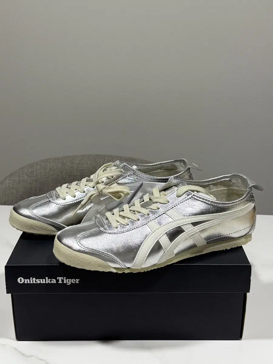 [270mm] Onitsuka Tiger Mexico 66