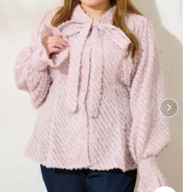 Louiosy 벨 슬리브 자카드 보타이 블라우스