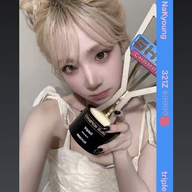 triples nakyung Show Champion object wts AA321 on Bunjang