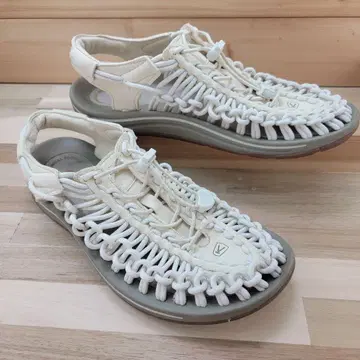 킨 우먼 유니크 화이트/콘스토크 25cm