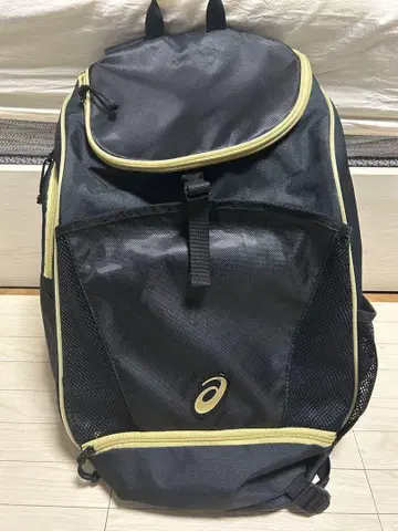 ASICS 블랙/옐로우 컬러 백팩 35l