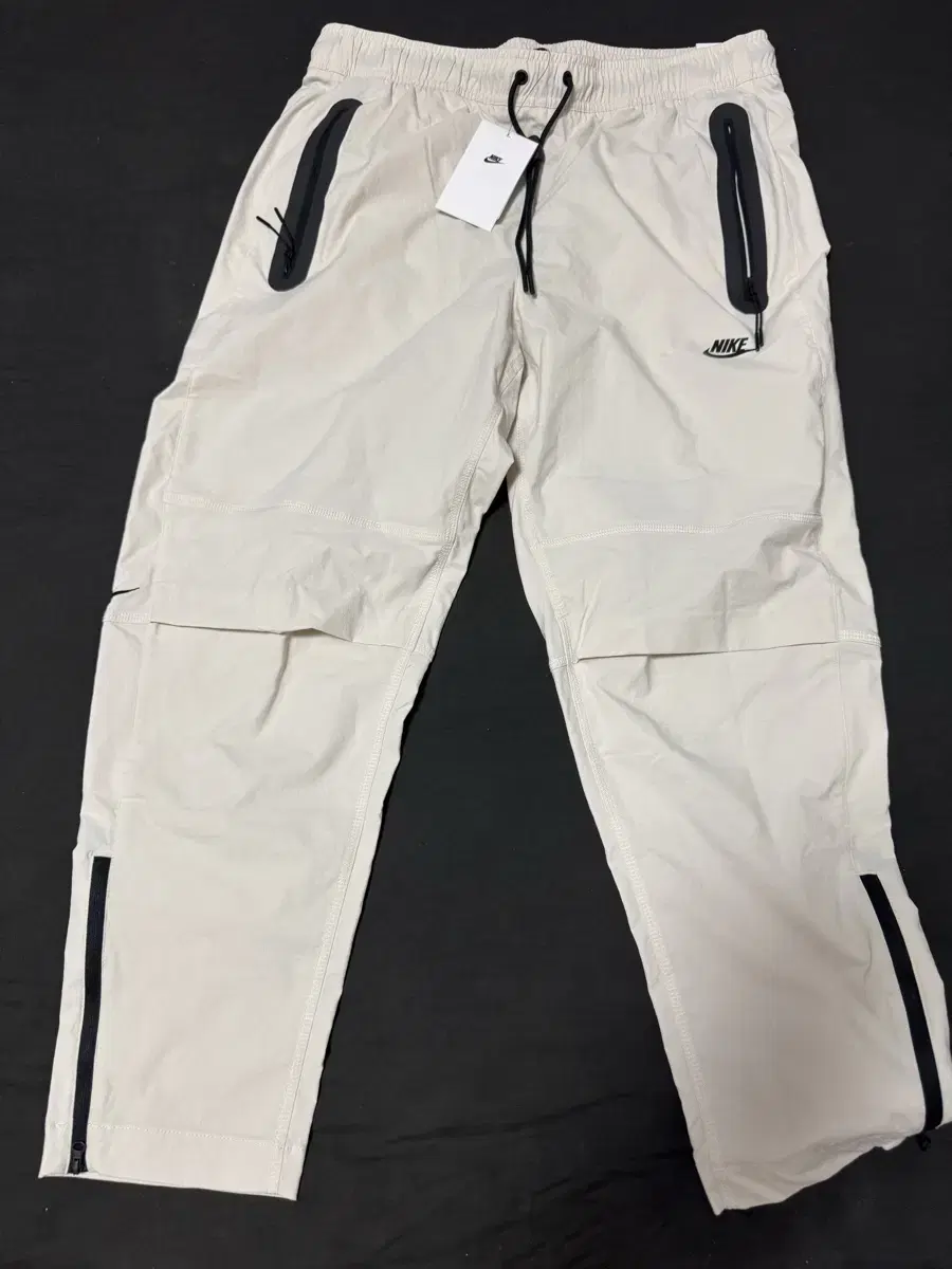 Authentic New Nike Tech Woven Pants Ivory Stretch Golf XL