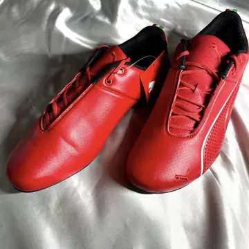 새상품 푸마 페라리 로우 컷 스니커즈 26.0cm