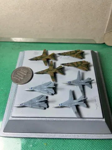 1/700 미국 공군 F-111E/F, EF-111A 완성품 8기 세트
