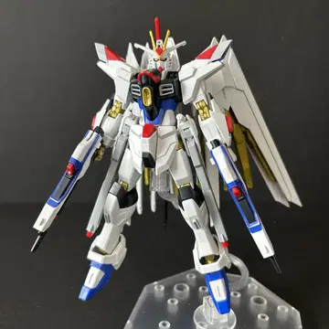 HG 1/144 마이티 스트라이크 프리덤 건담