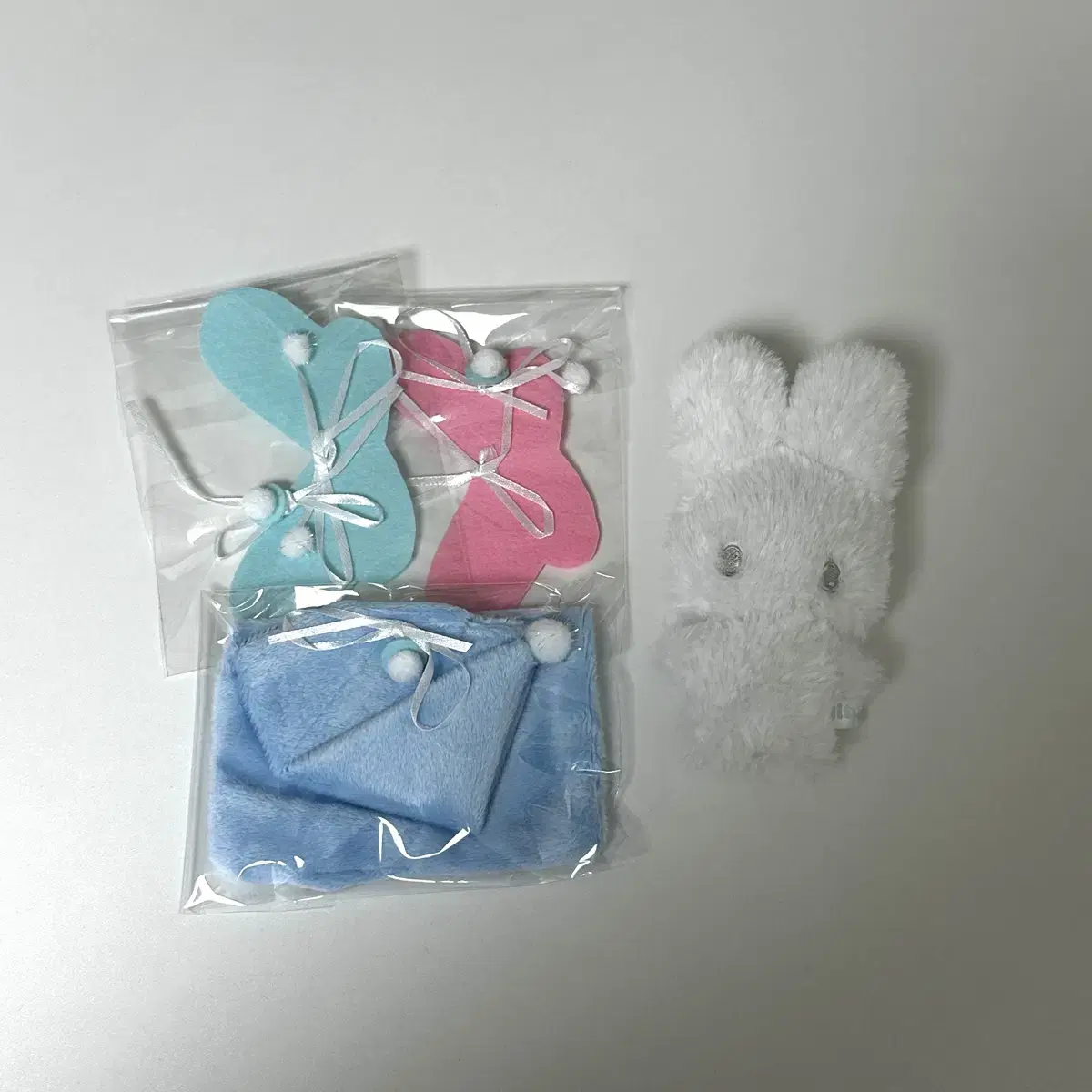 Jeep Shop Jichoi Long Fur Jito White + Angel Sleepwear bulk