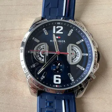 TOMYHILFIGER 네이비 러버 벨트 크로노그래프