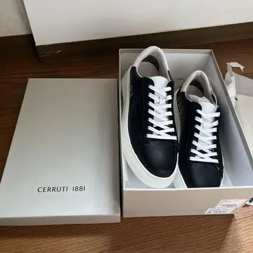 CERRUTI 1881 블랙 스니커즈 미사용 새상품