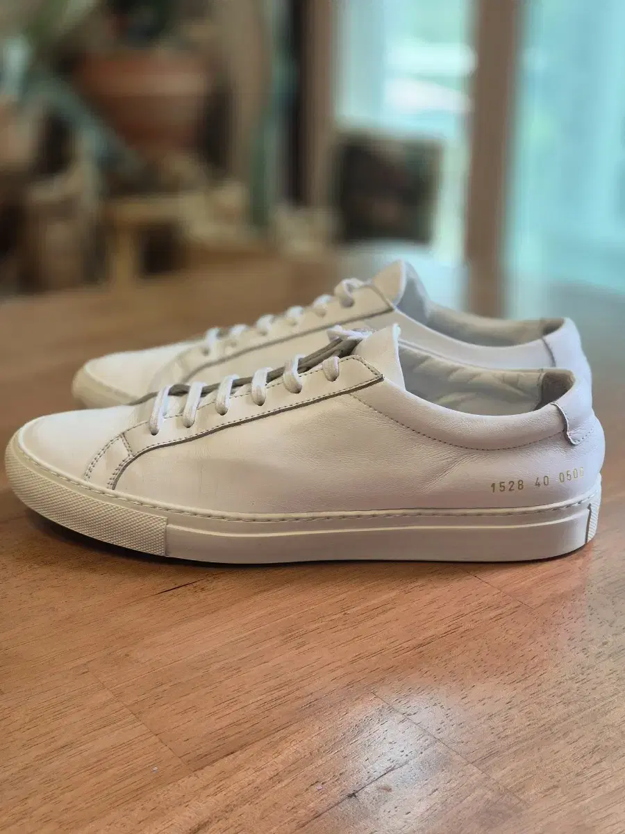 (See video) 255-260 (40) Authentic Common Projects Sneakers