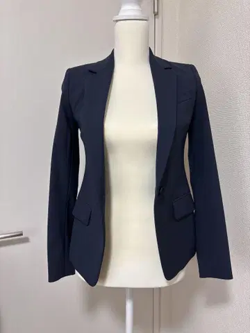 띠어리 네이비 싱글 버튼 비즈니스 정장
