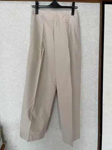 마가렛 호웰 레이디 스트라우저