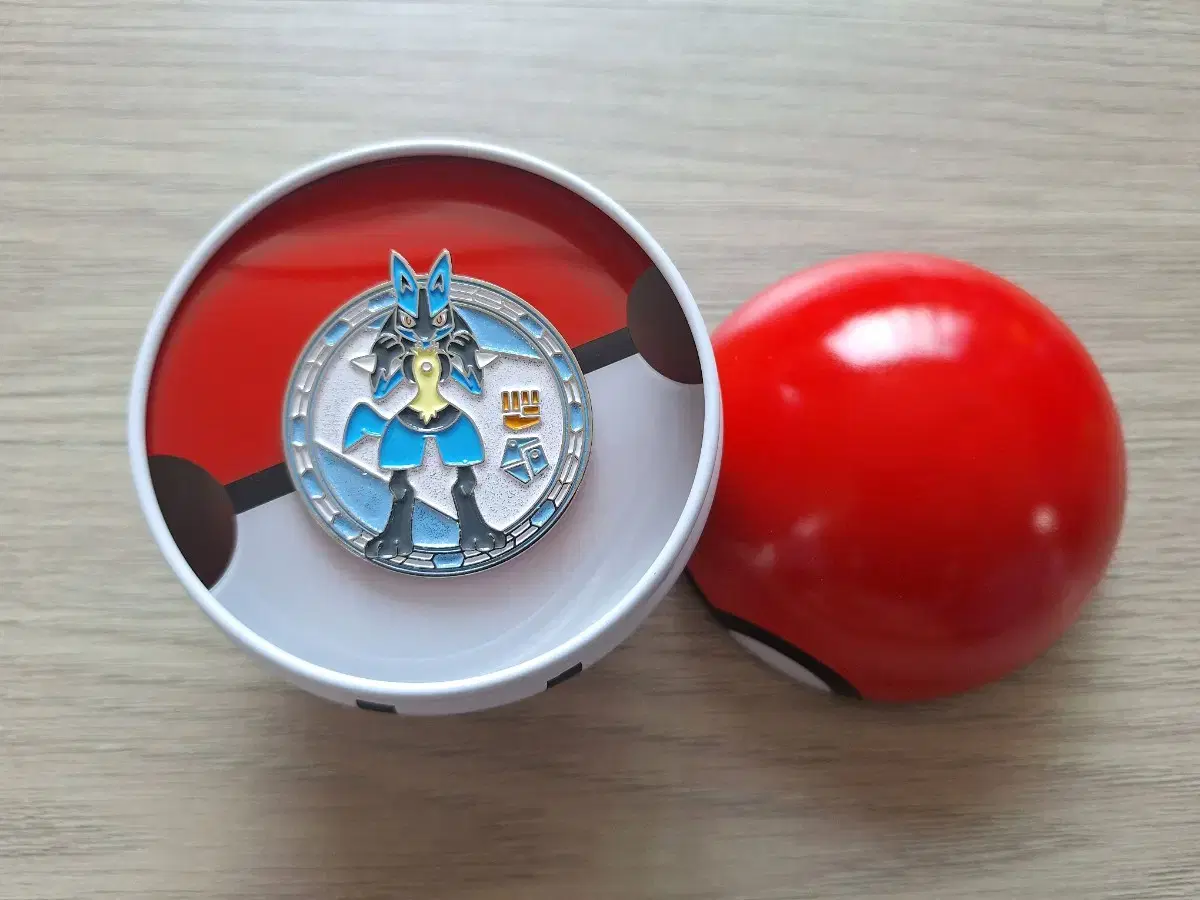 Selling Pokemon pop up random badge Lewcario.