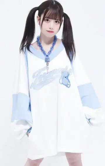 TRAVAS TOKYO 오버 사이즈 V 넥 트레이닝복 화이트/블루