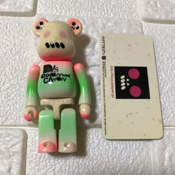베어브릭 100% DEATH BY DESIGN