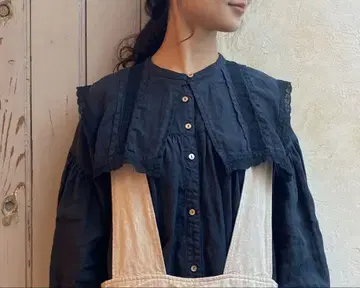 네스트로브 린넨 천연 염색 스퀘어 칼라 블라우스