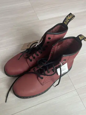 CHERRY RED 21856600 닥터마틴 uk8