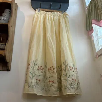 꽃무늬 자수 롱 스커트 아이보리 꽃무늬 면 100 프리 사이즈