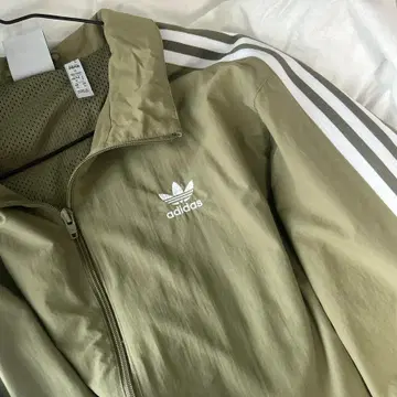 아디다스 락업 트랙탑 올리브그린