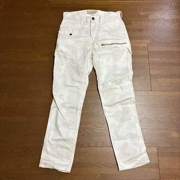 화이트 카모플라주 팬츠