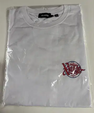 XLARGE 로고 백 프린트 롱 T 화이트 컬러