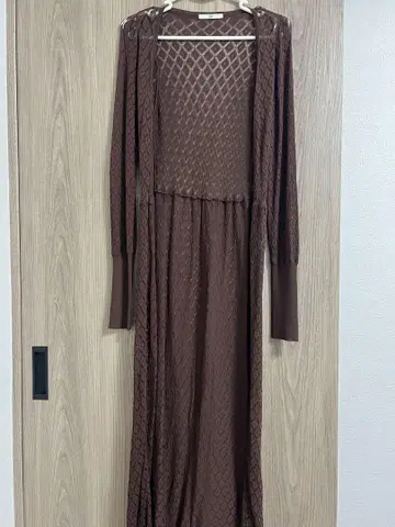 브라운 다이아몬드 패턴 롱 드레스