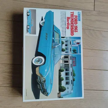 Ford 1963 Thunderbird 프라모델