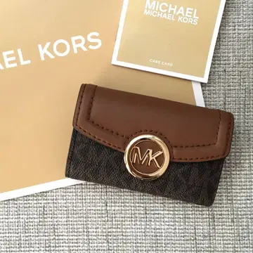 새상품 마이클코어스 MICHEAL KORS 브라운 키케이스